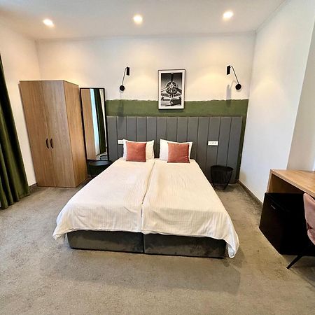 Victoria Rooms Орадя Экстерьер фото
