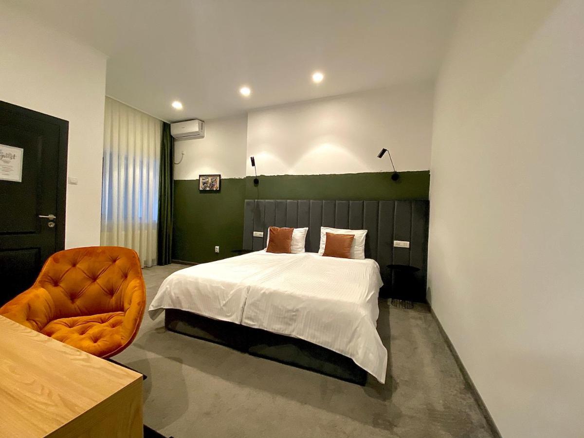 Victoria Rooms Орадя Экстерьер фото