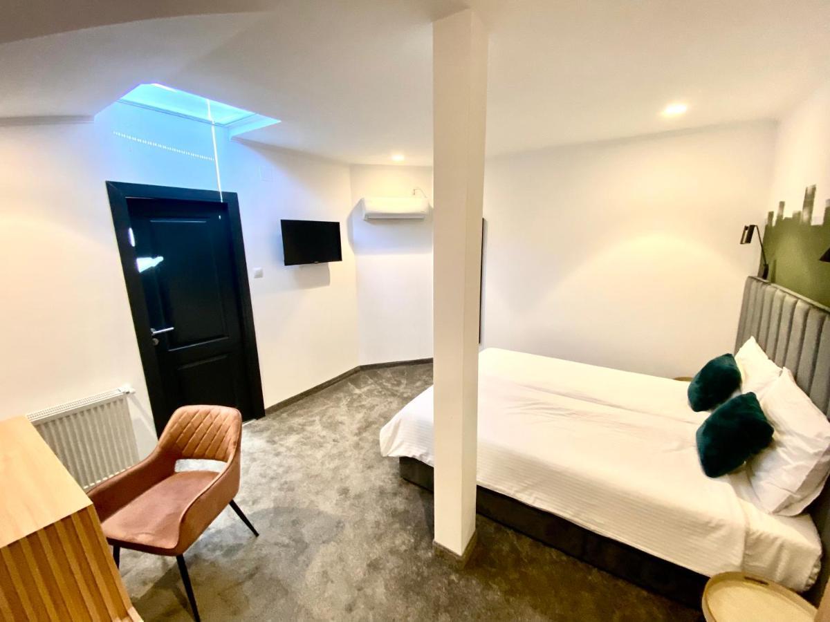 Victoria Rooms Орадя Экстерьер фото